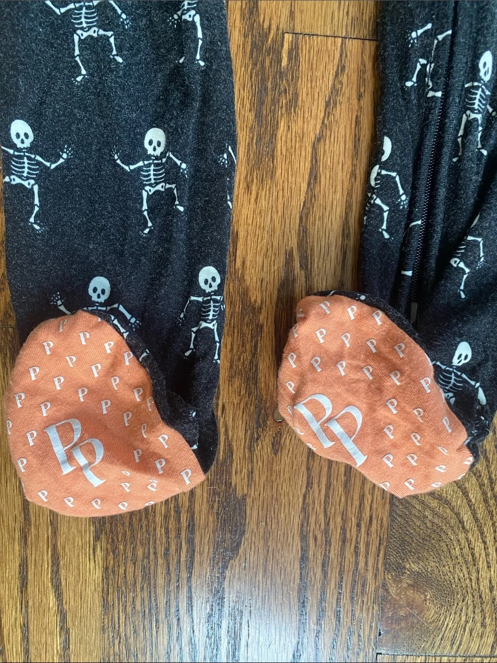 Posh Peanut UNISEX Dancing Skelly Skeleton print footie, size 12-18 months.